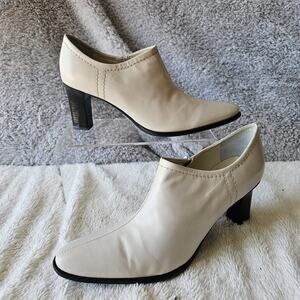 NEW Franco Sarto Womens Ivory Shooties Leather Loafers Bootie Shoes‎ Heeled 8.5